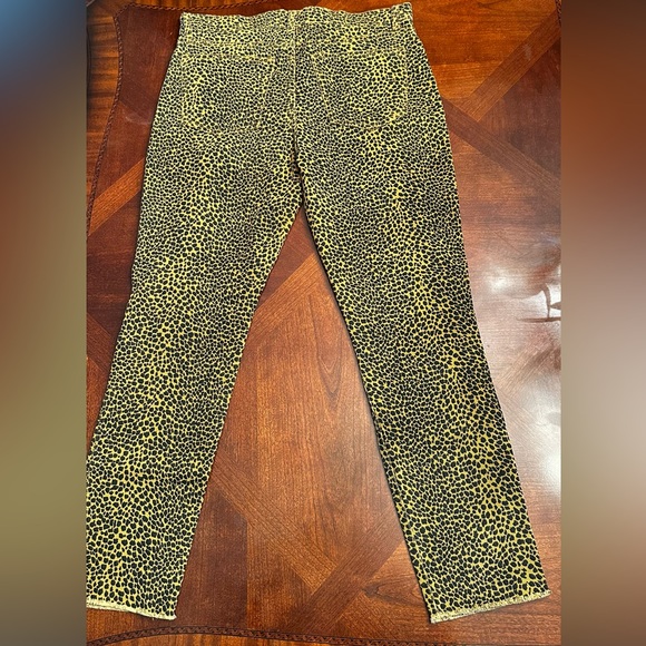 CURRENT/ELLIOTT NEW HIGH WAIST STILETTO Spotted Leopard Crop Jean size 30
NWT - Picture 9 of 11